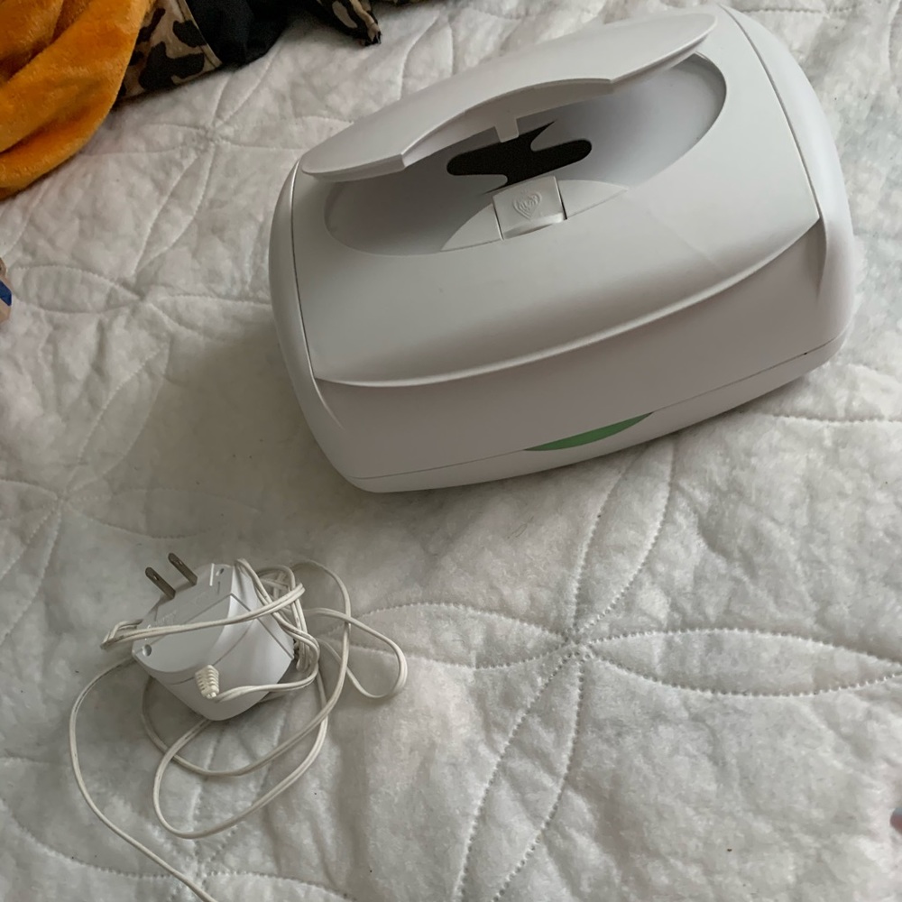 Baby wipe warmer